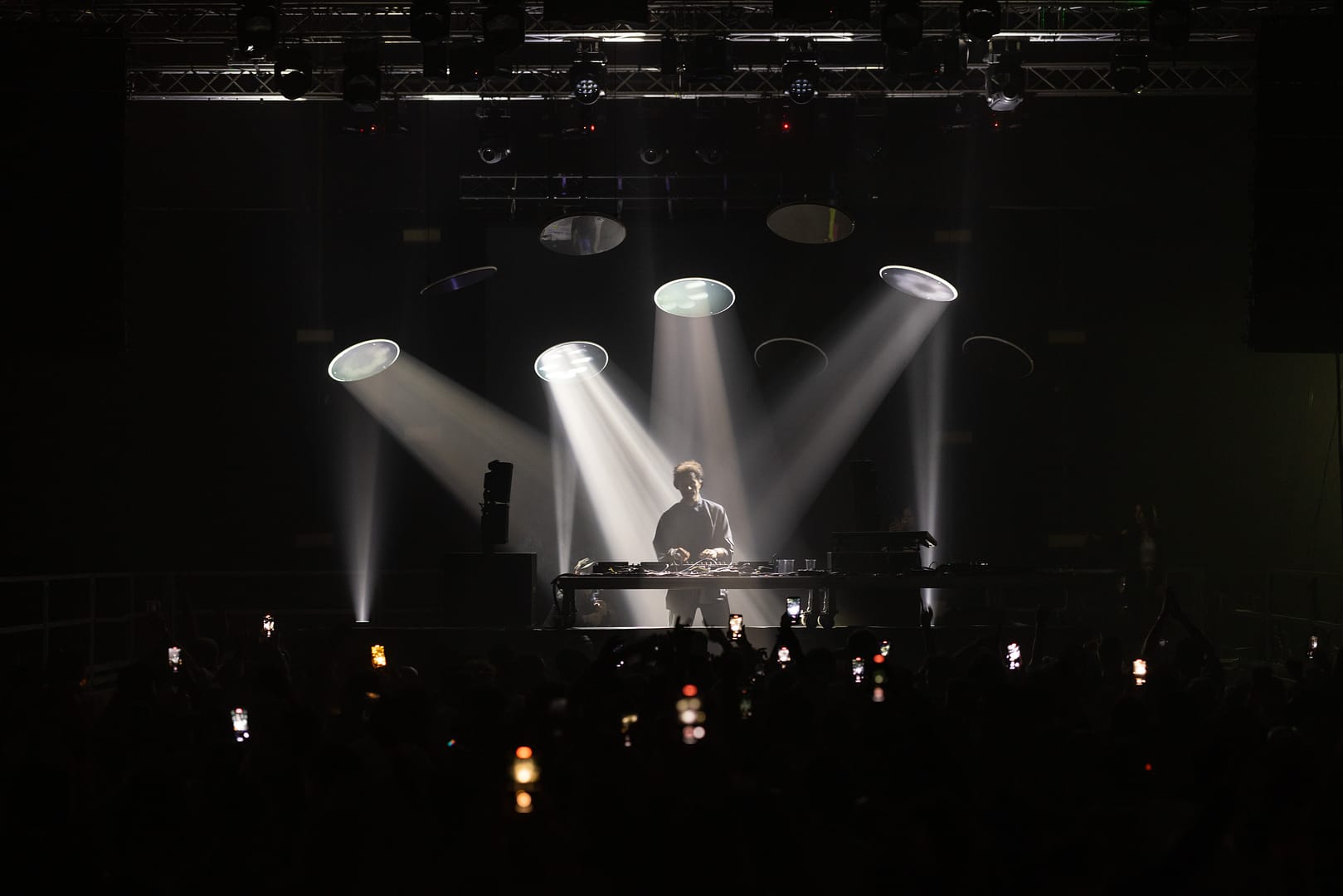 SPECCHI CINETICI - DMX WINCHES - SHOW DESIGN - KINETIC LIGHT